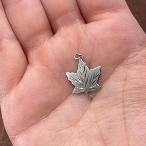 Vintage Nemo 925 Sterling Silver Maple Tree Leaf Pendant Bracelet Charm